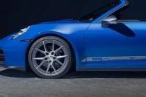 2025款保时捷911CarreraT首次推出敞篷版最轻的992.2Carrera不是混合动力车